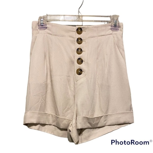 BB Dakota Eggshell Hight waist button up linen pleated shorts | NWT | 4 - Picture 1 of 10